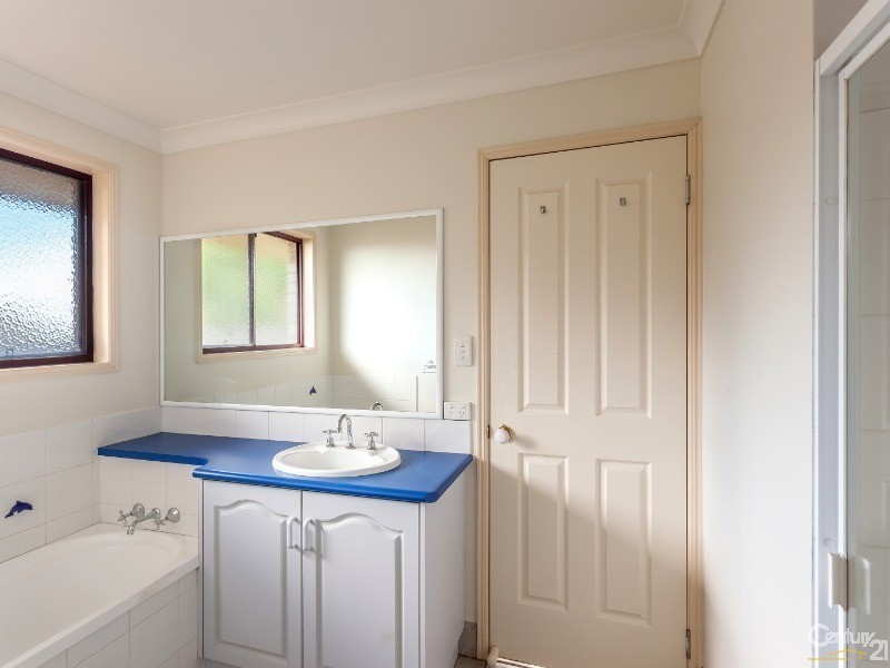 8 Weir Court, Harristown QLD 4350