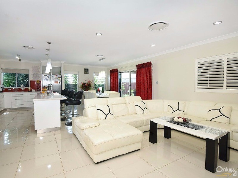 12  Pugh Street, Middle Ridge QLD 4350