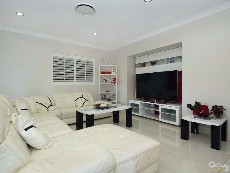 12  Pugh Street, Middle Ridge QLD 4350