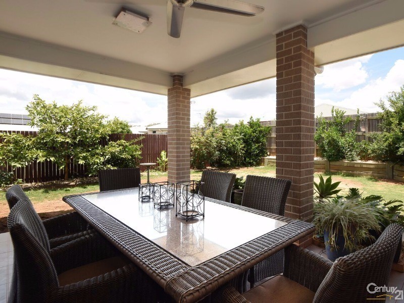 12  Pugh Street, Middle Ridge QLD 4350