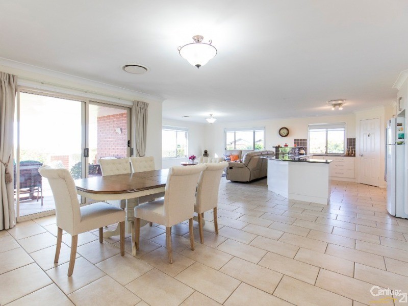 5 Berghofer Drive, Highfields QLD 4352