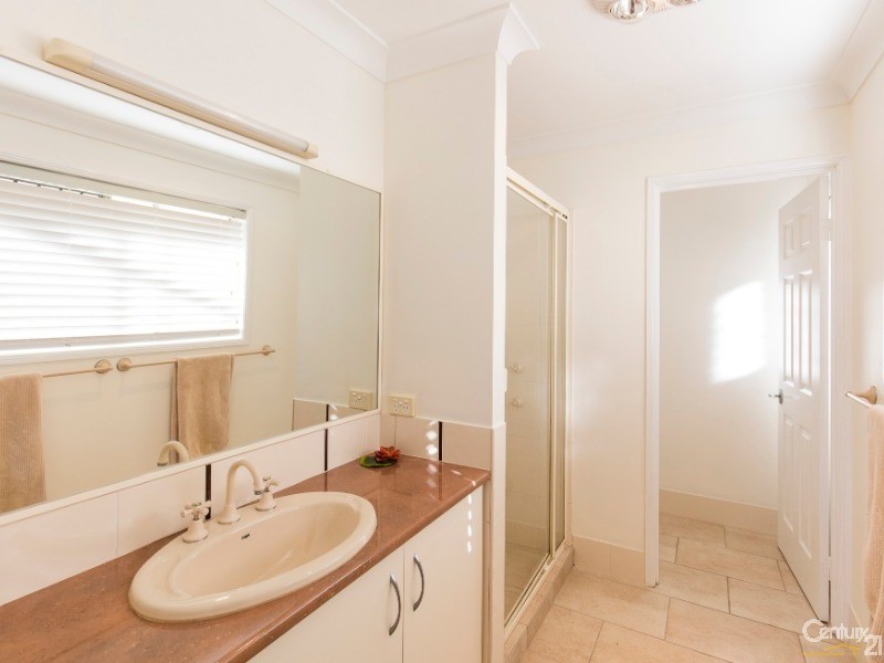 5 Berghofer Drive, Highfields QLD 4352