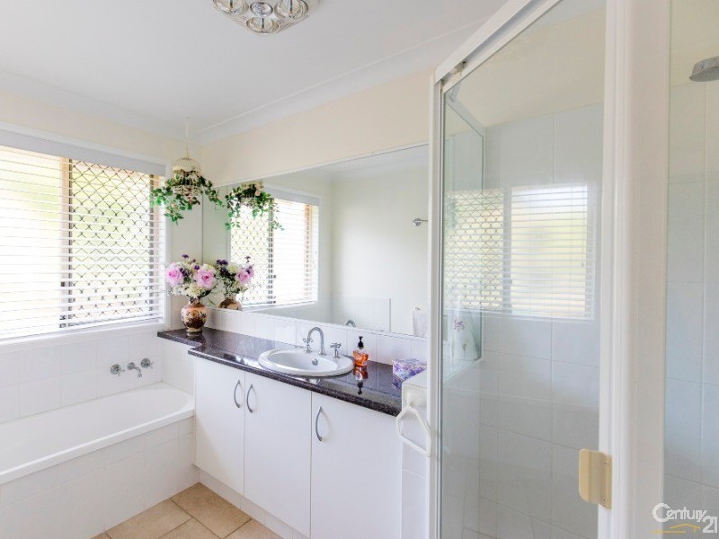 5 Berghofer Drive, Highfields QLD 4352