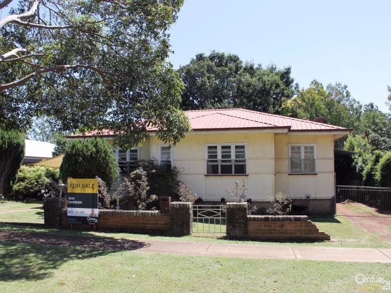 13 Warwick Street, Harristown QLD 4350