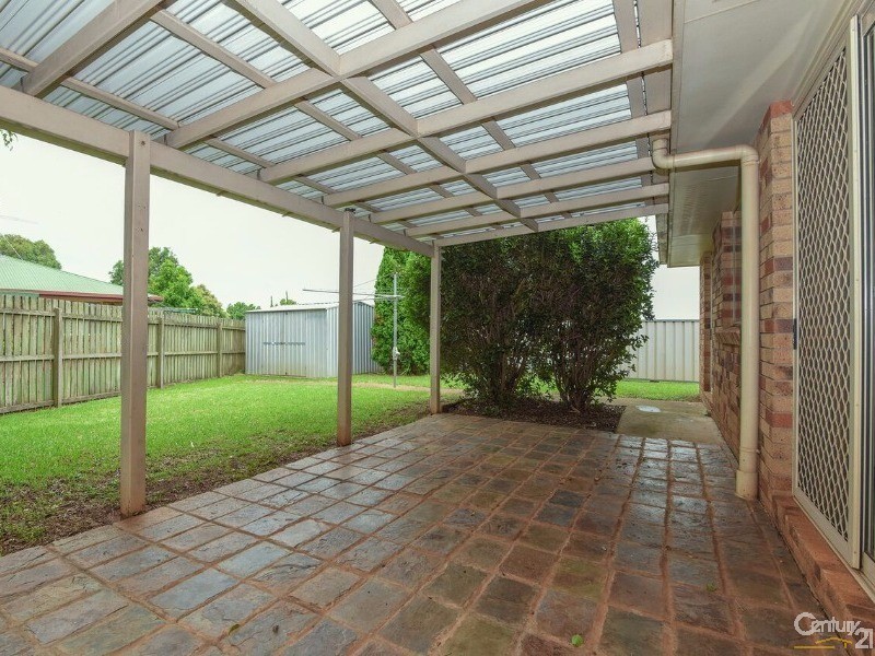2 Oaklands Court, Glenvale QLD 4350