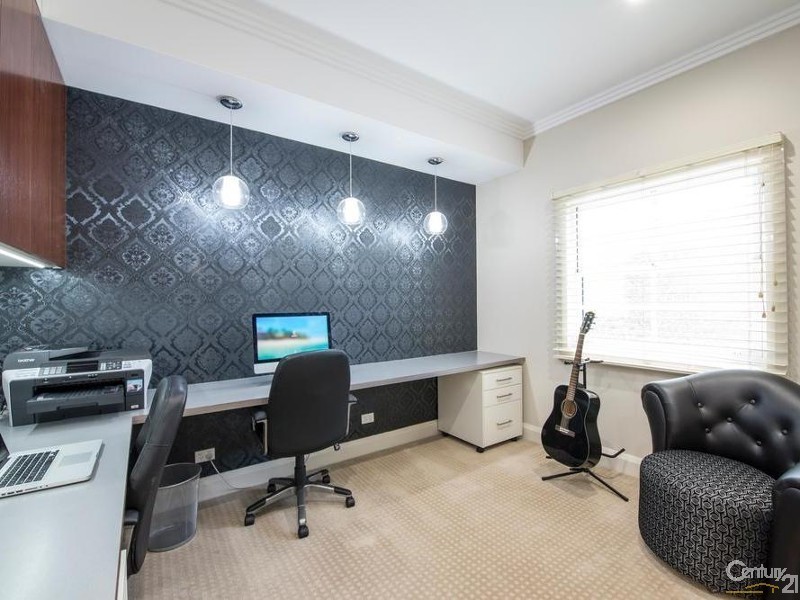 34 Bridge Street, East Toowoomba QLD 4350