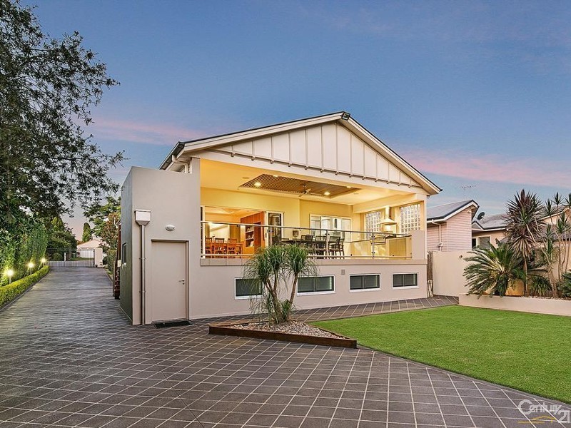 34 Bridge Street, East Toowoomba QLD 4350