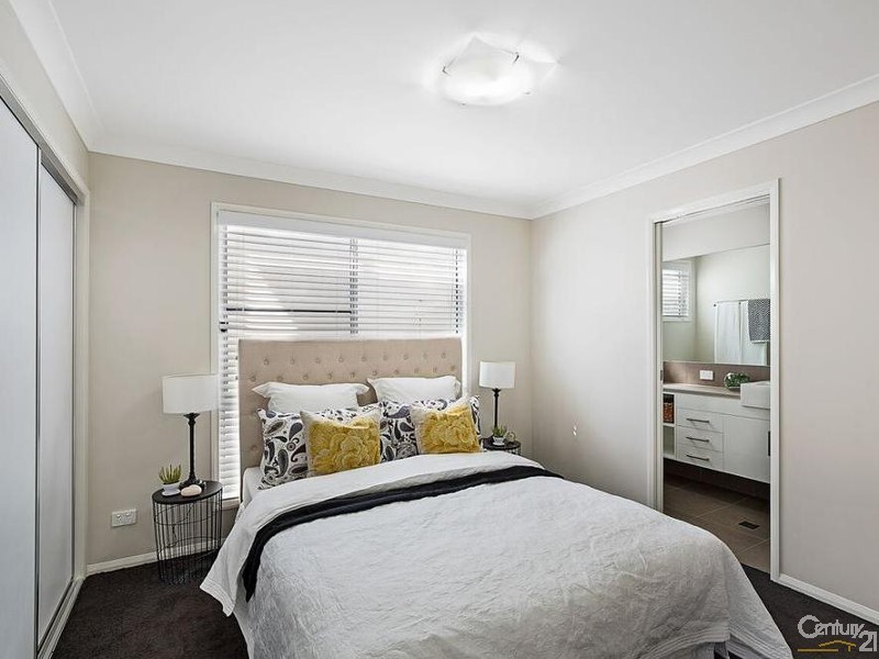 1/338 Hume Street, Centenary Heights QLD 4350