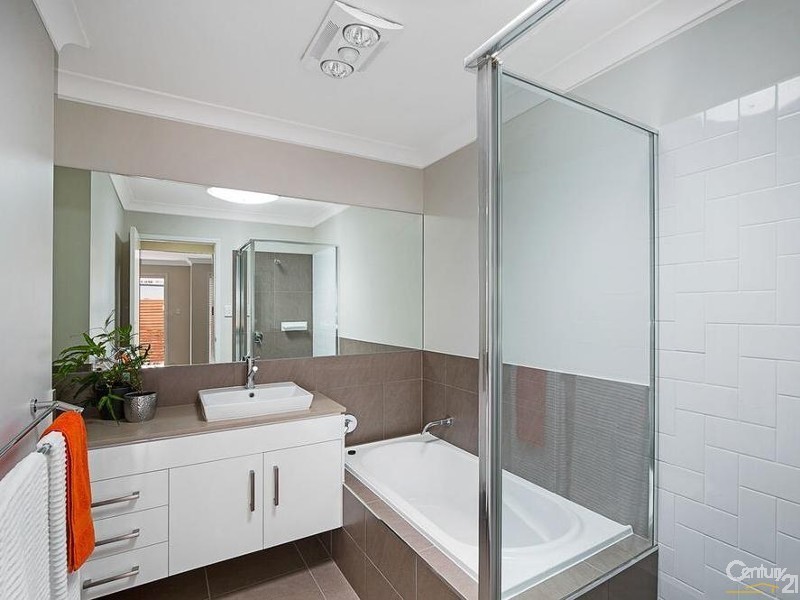 1/338 Hume Street, Centenary Heights QLD 4350