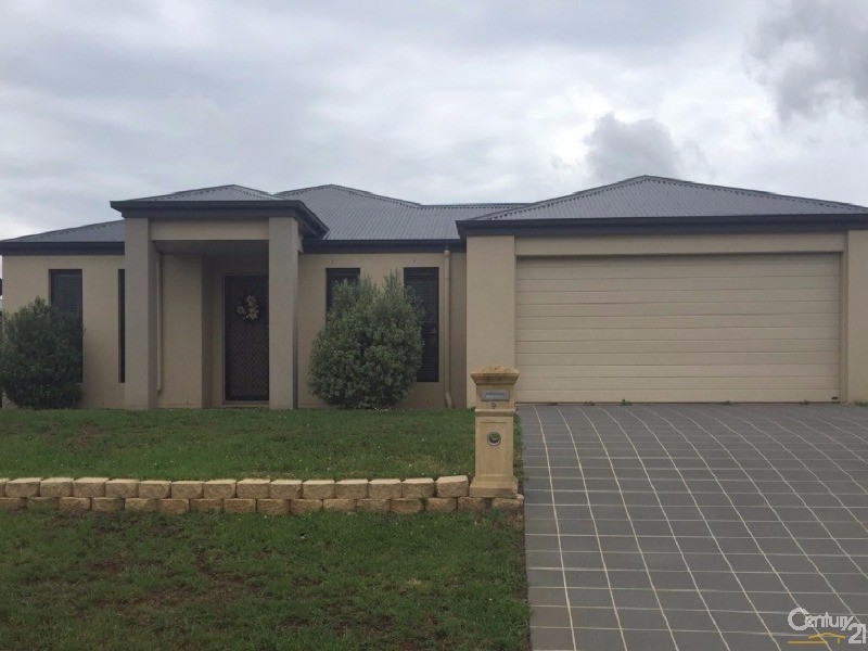 9  Kurrawa Crescent, Glenvale QLD 4350