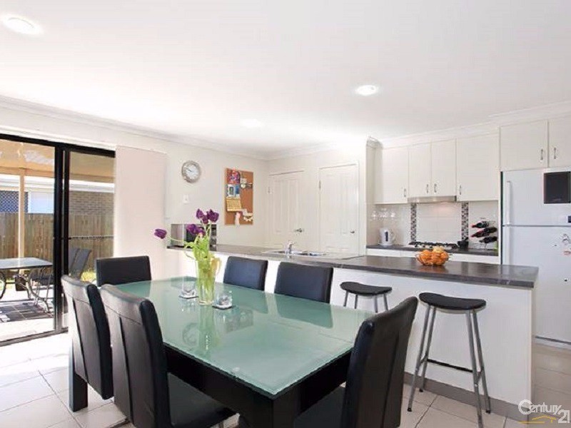 9  Kurrawa Crescent, Glenvale QLD 4350