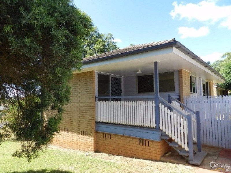 8  Kenora Court, Rockville QLD 4350