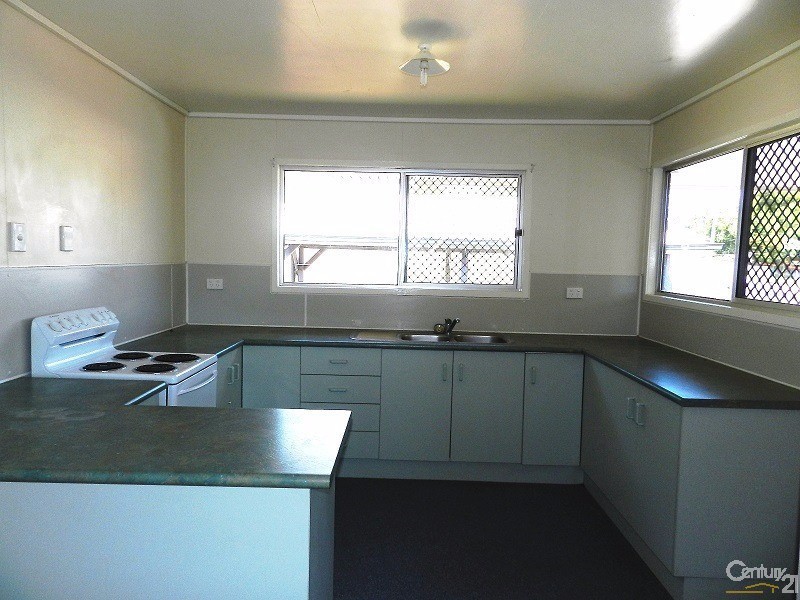 8  Kenora Court, Rockville QLD 4350