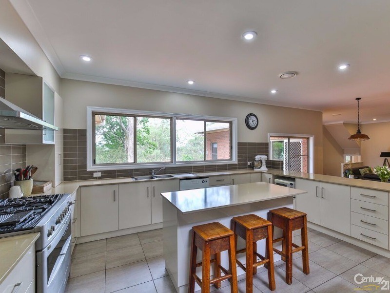 12 Inadale Court, Middle Ridge QLD 4350