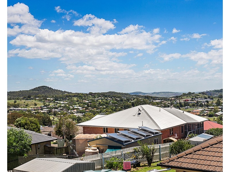 146 Baker Street, Darling Heights QLD 4350