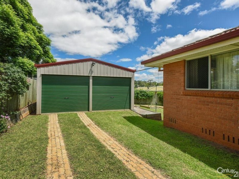 11 Festival Street, Rockville QLD 4350