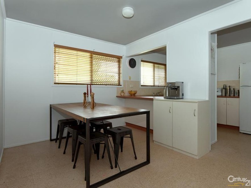 11 Festival Street, Rockville QLD 4350