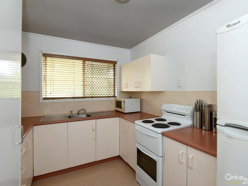 11 Festival Street, Rockville QLD 4350