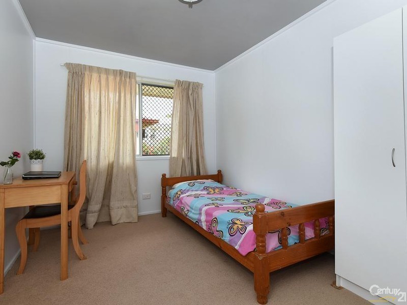 11 Festival Street, Rockville QLD 4350