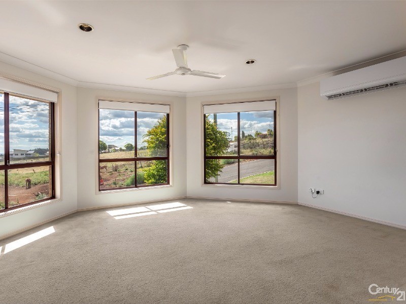 8 Weir Court, Harristown QLD 4350