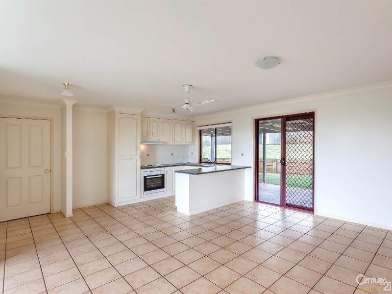 8 Weir Court, Harristown QLD 4350