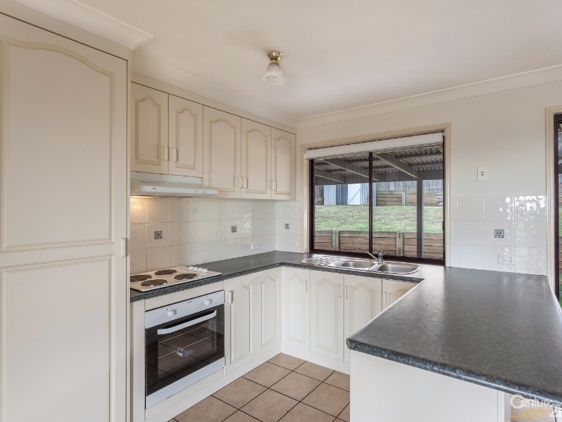 8 Weir Court, Harristown QLD 4350