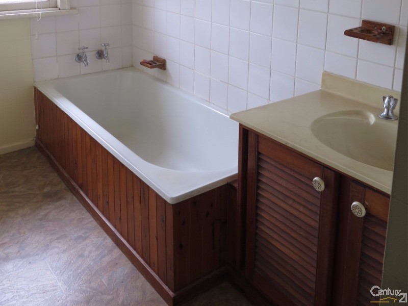 512  Greenwattle Street, Wilsonton QLD 4350