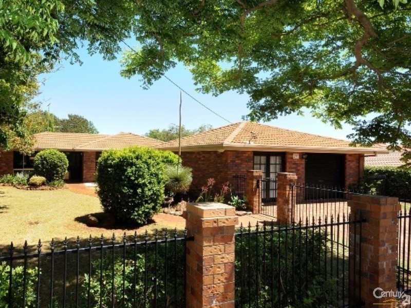 129 Rowbotham Street, Rangeville QLD 4350