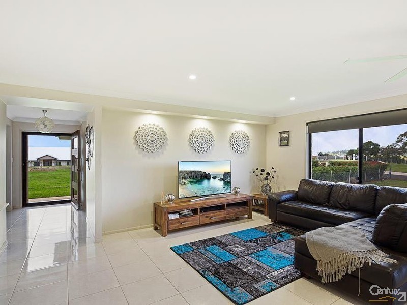 2 Explorer Court, Gowrie Junction QLD 4352