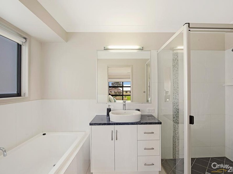 2 Explorer Court, Gowrie Junction QLD 4352