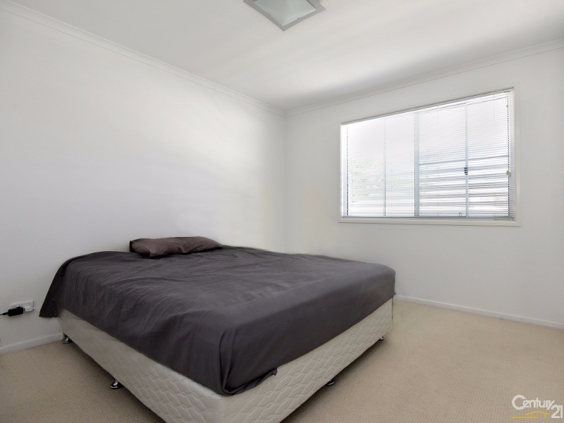 3/19B Gladstone Street, Newtown QLD 4350