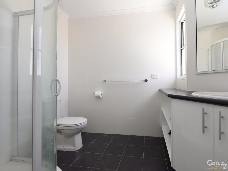 3/19B Gladstone Street, Newtown QLD 4350