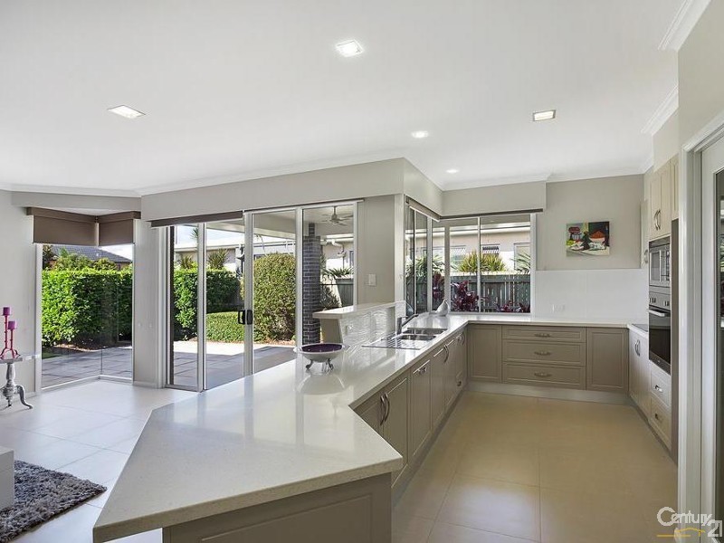 84 Spring Street, Middle Ridge QLD 4350