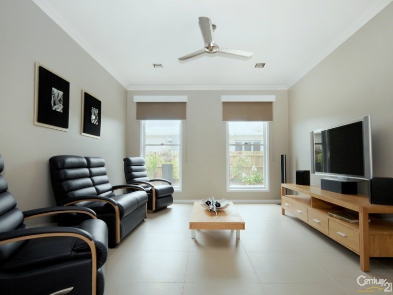 84 Spring Street, Middle Ridge QLD 4350