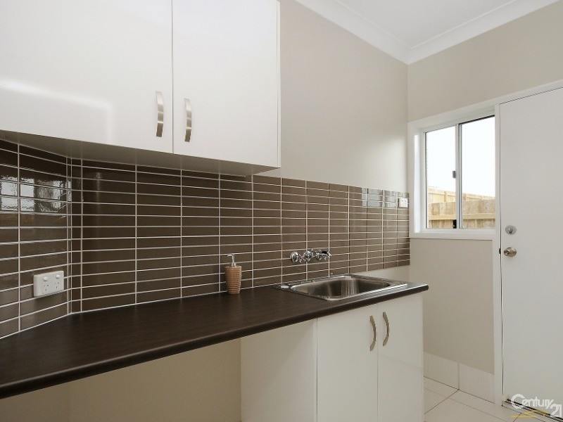 84 Spring Street, Middle Ridge QLD 4350