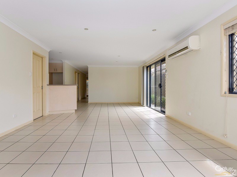 2/63  Luck Street, Drayton QLD 4350