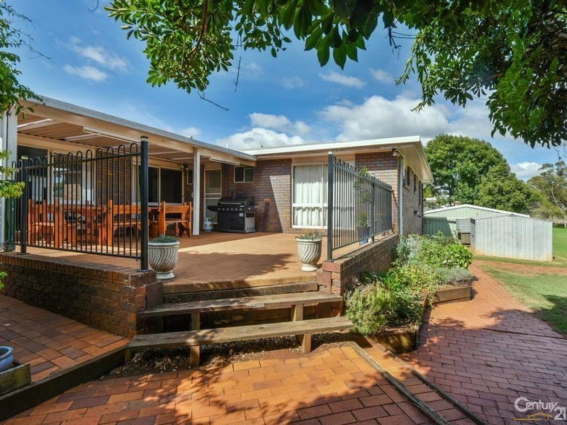 6 Agnes Street, Centenary Heights QLD 4350