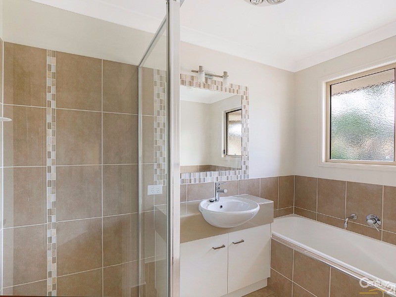 16/16  Anzac Avenue, Newtown QLD 4350