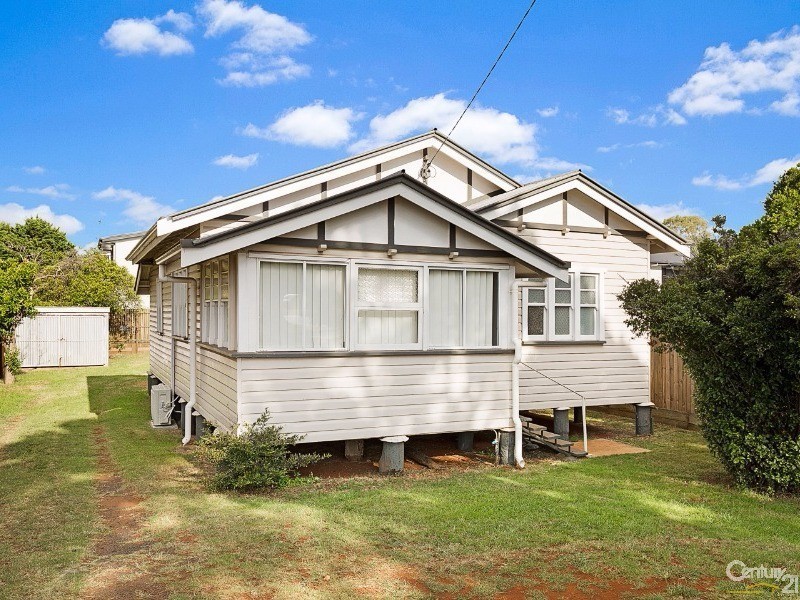90 Anzac Avenue, Newtown QLD 4350