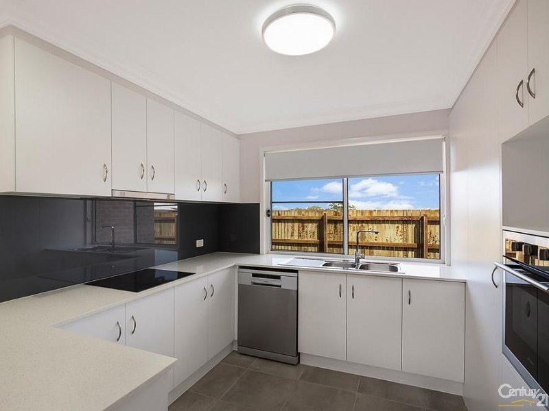 4 Renshaw Crescent, Kearneys Spring QLD 4350