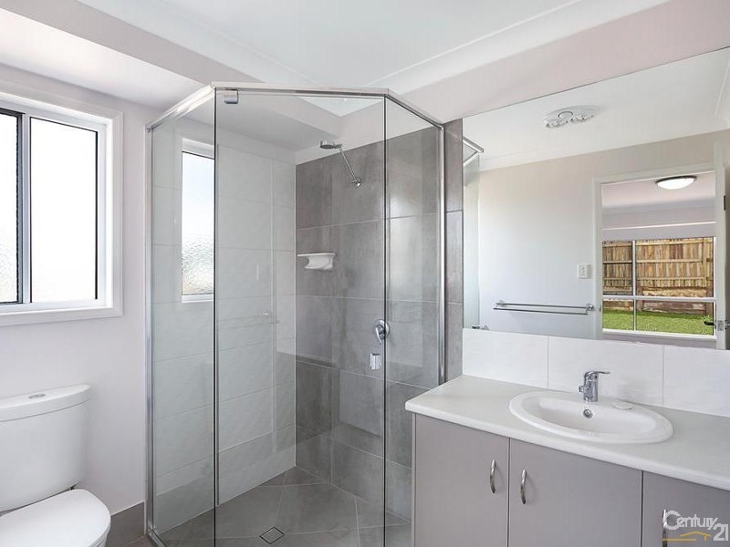 4 Renshaw Crescent, Kearneys Spring QLD 4350