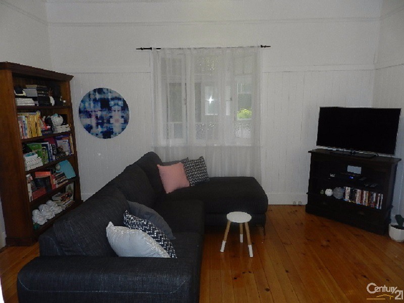 71 Cranley Street, South Toowoomba QLD 4350