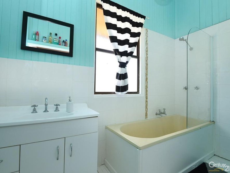 18 Hume Street, North Toowoomba QLD 4350