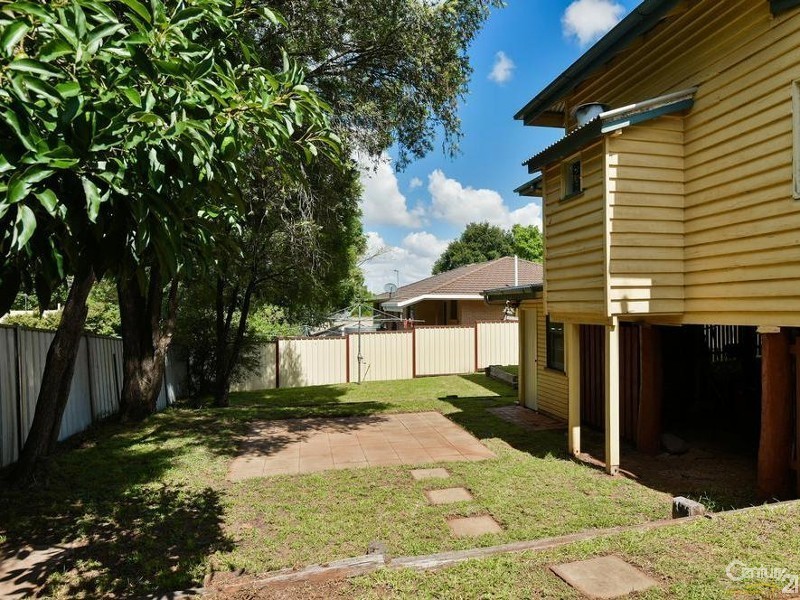 18 Hume Street, North Toowoomba QLD 4350