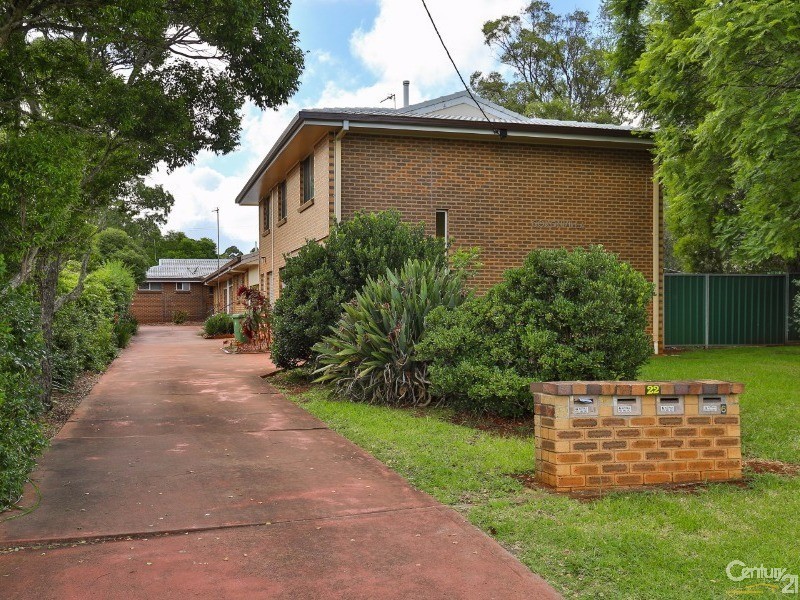 3/22  Kirklees Street, Newtown QLD 4350