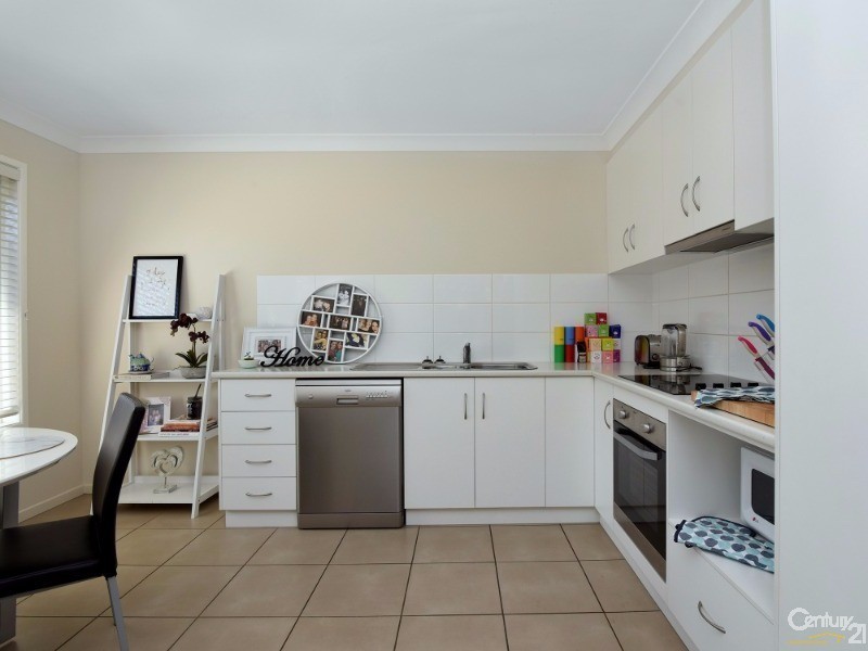 2/1 Lacaze Street, Wilsonton QLD 4350