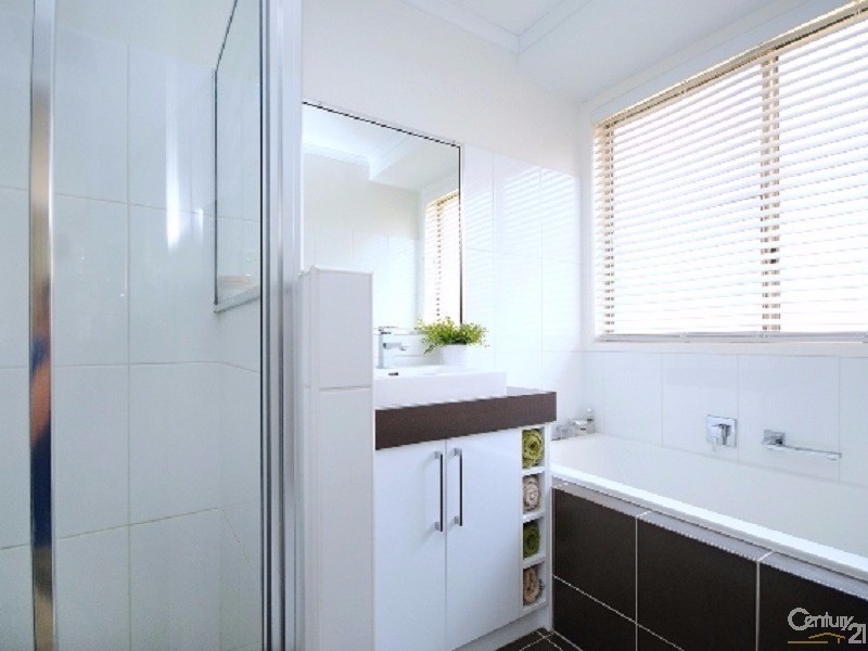 64  Hursley Road, Newtown QLD 4350