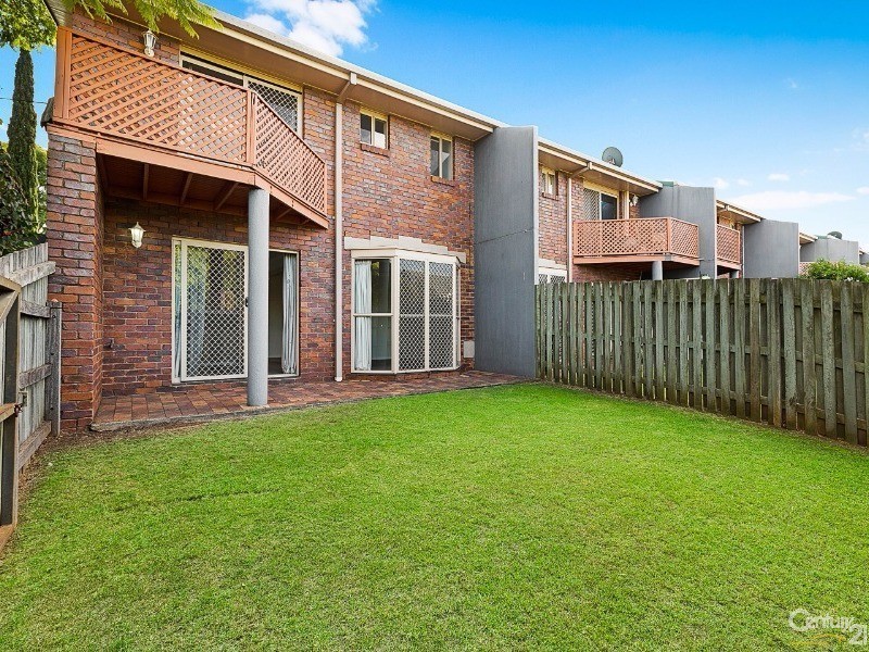 1/247  Herries Street, Newtown QLD 4350