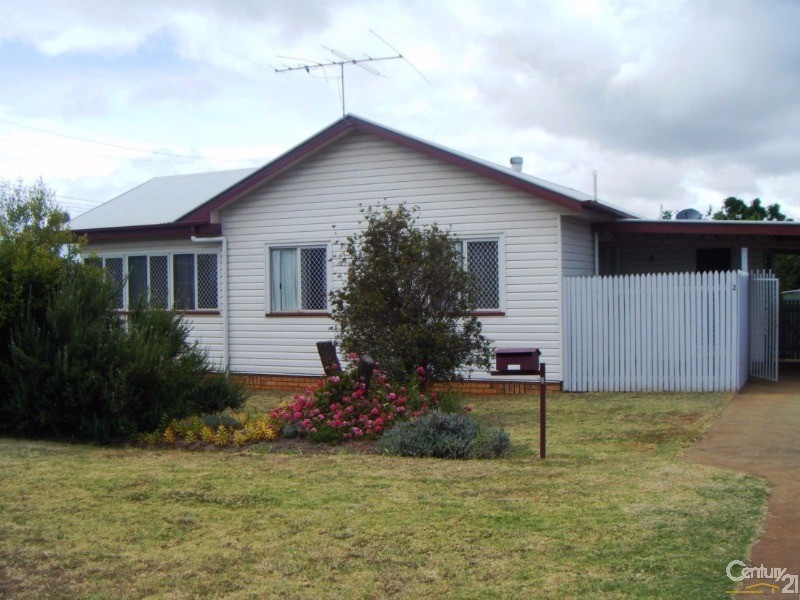 2  Harth Street, Rockville QLD 4350