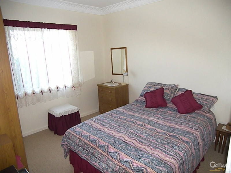 2  Harth Street, Rockville QLD 4350